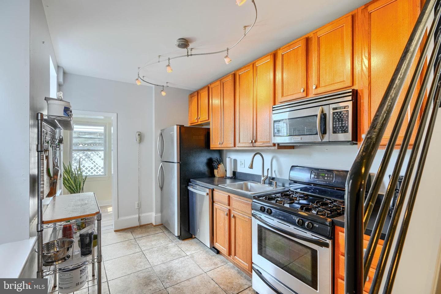 110 E Randall Street E photo 16