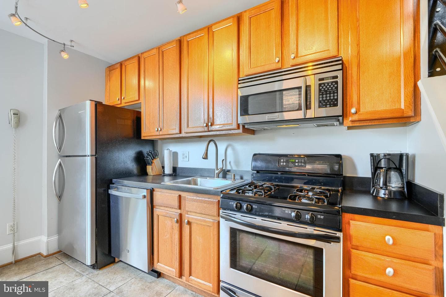 110 E Randall Street E photo 17