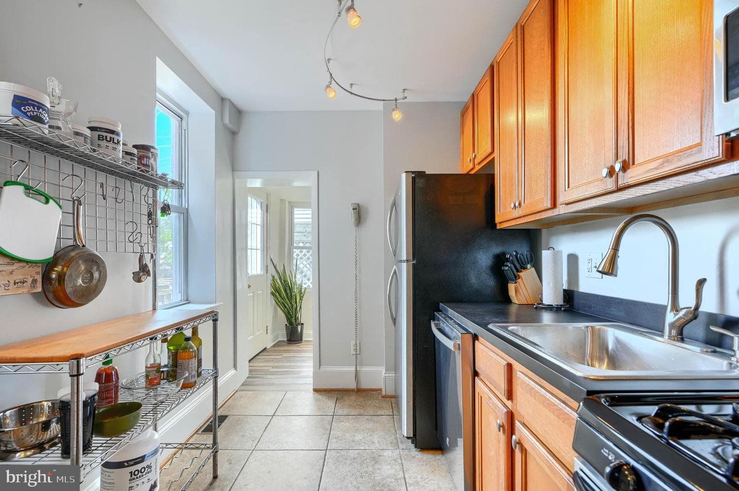 110 E Randall Street E photo 18