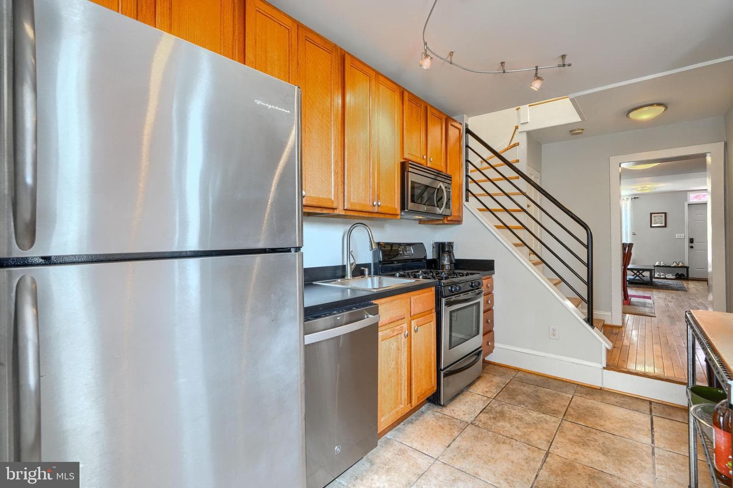 110 E Randall Street E photo 20