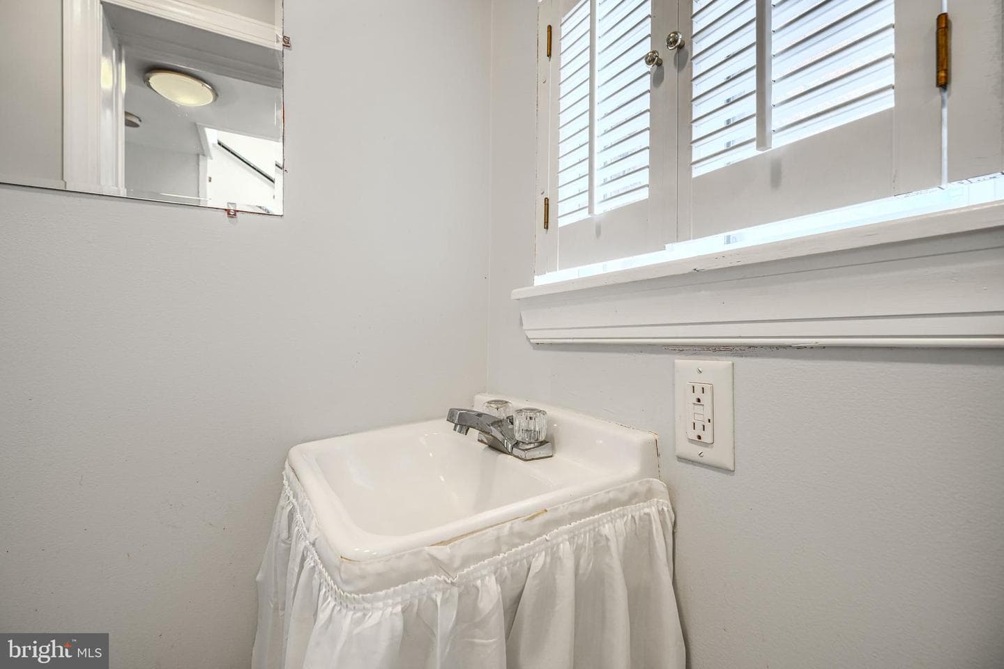 110 E Randall Street E photo 24