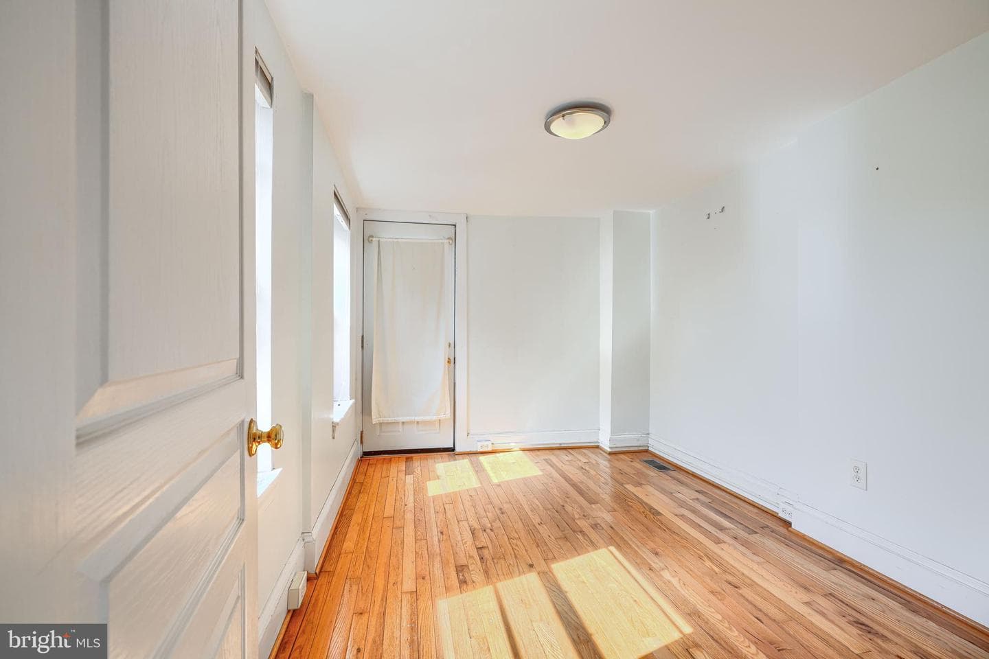 110 E Randall Street E photo 32