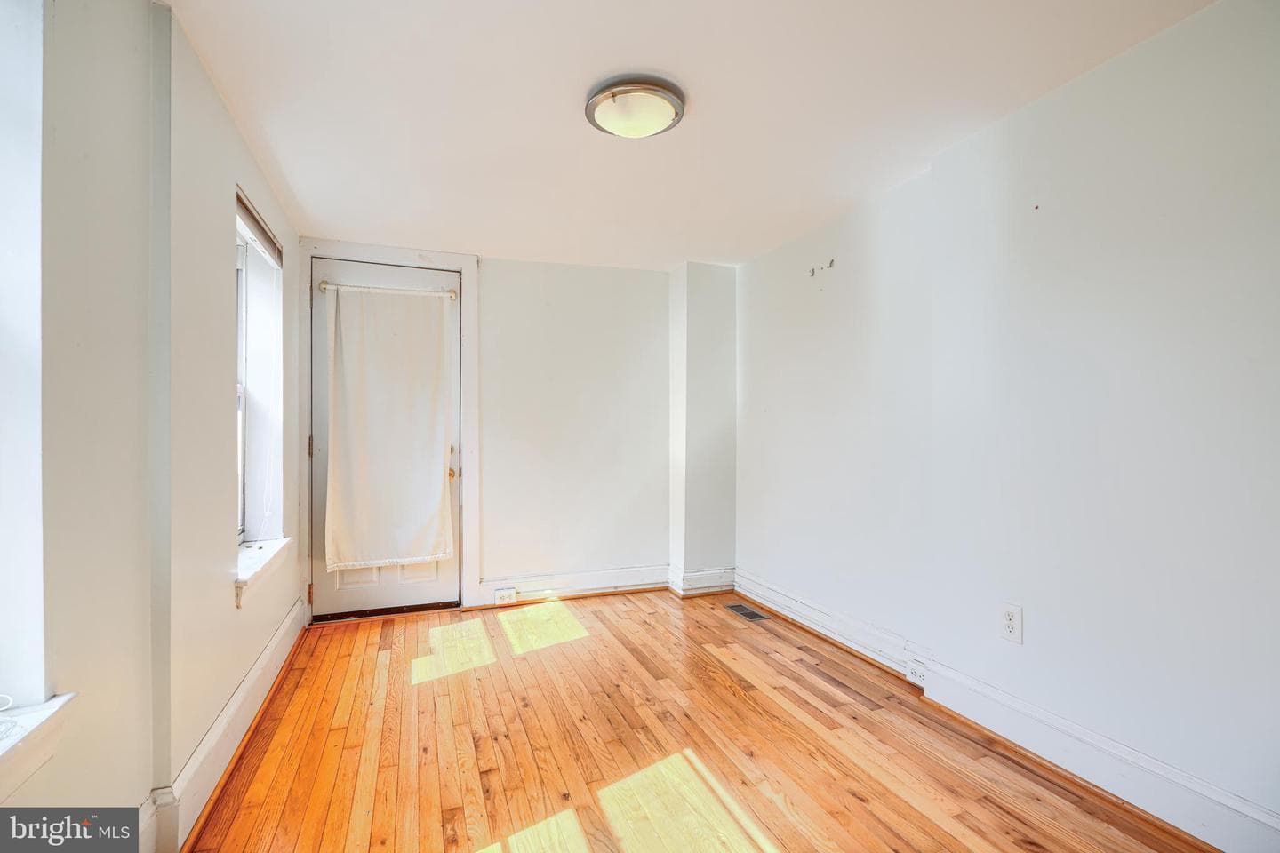 110 E Randall Street E photo 33