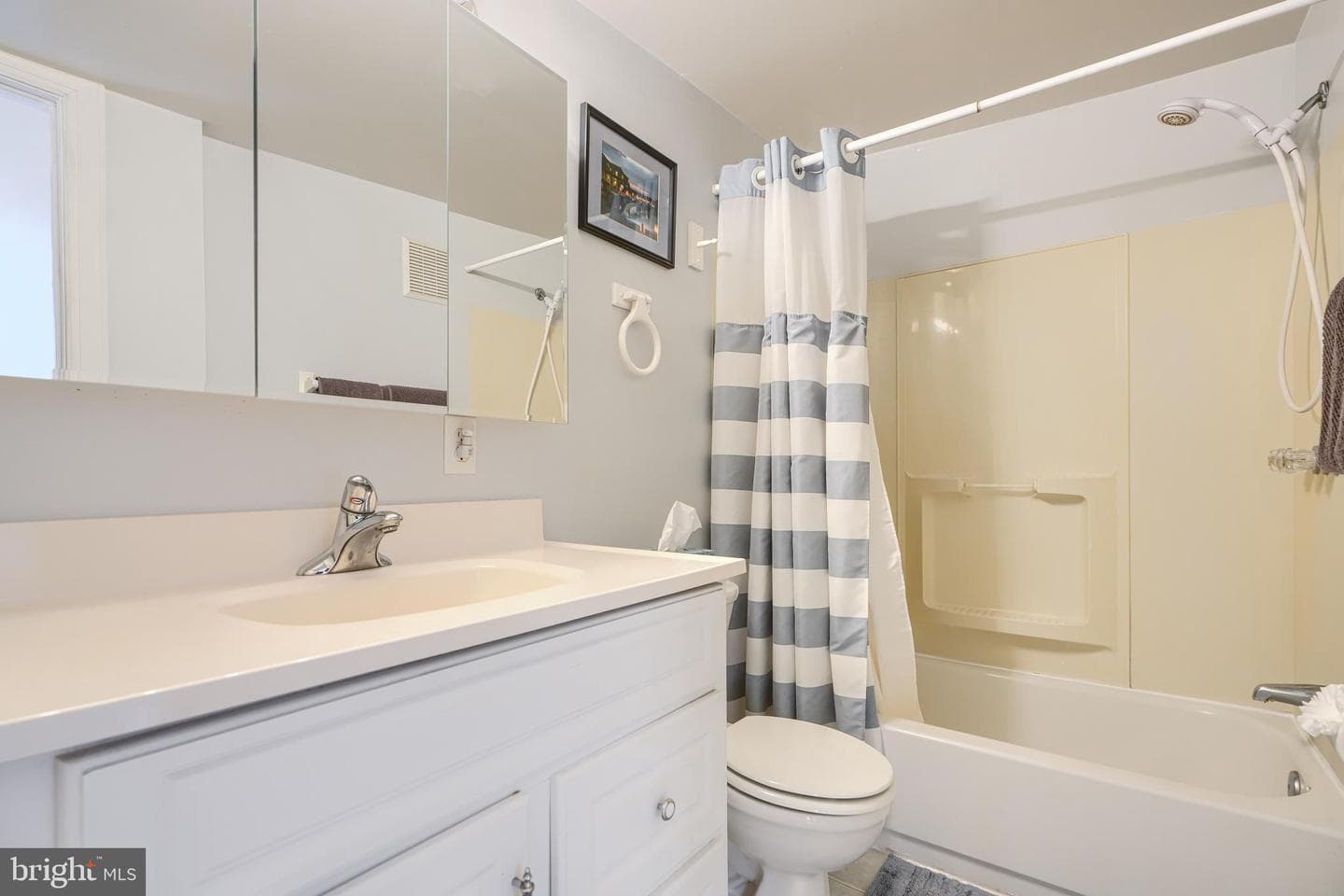 110 E Randall Street E photo 39