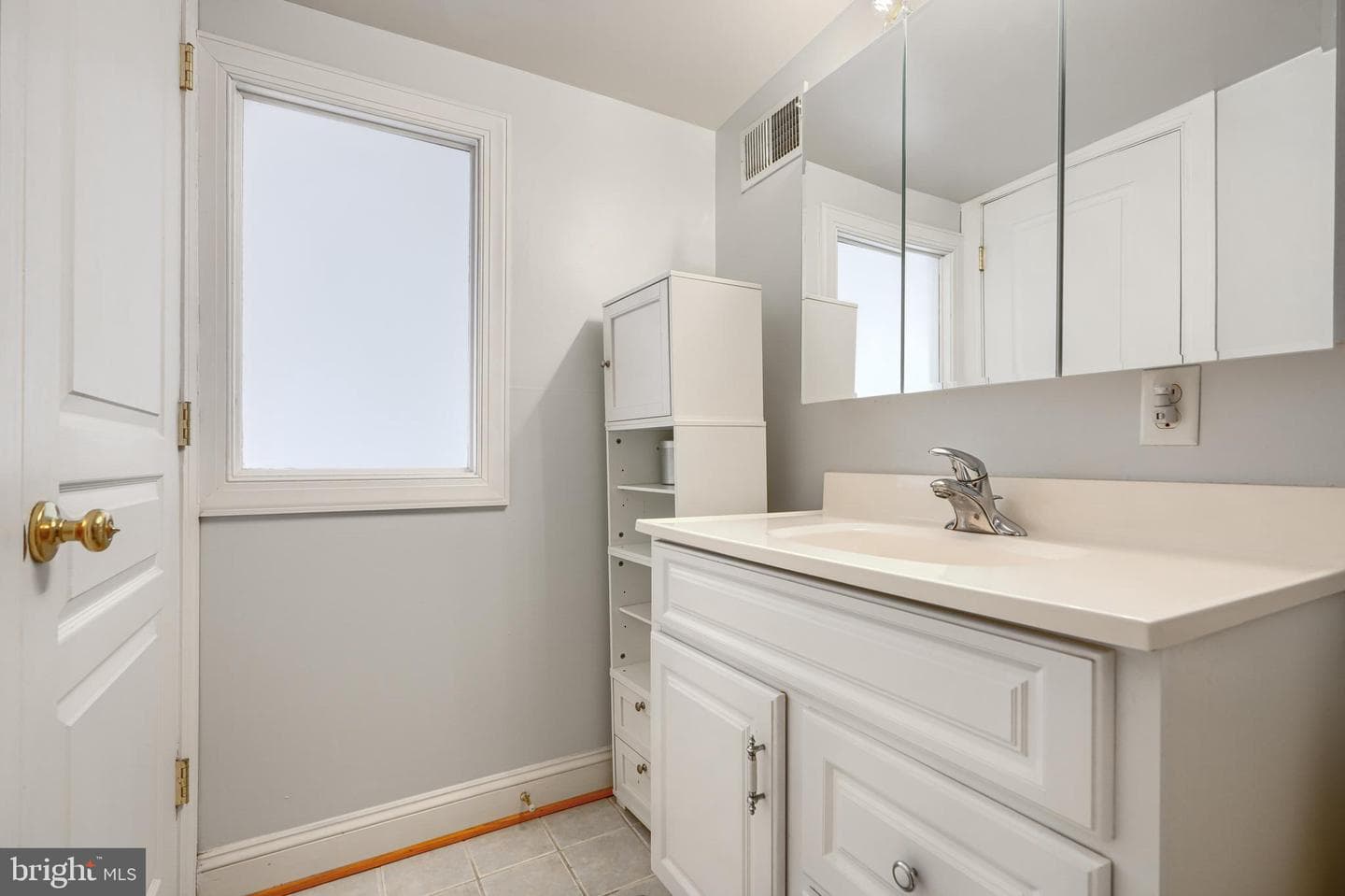 110 E Randall Street E photo 40