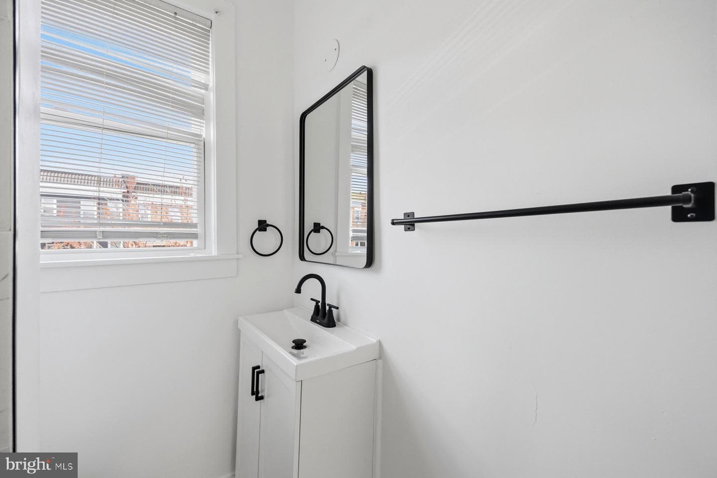 759 Linnard Street photo 23
