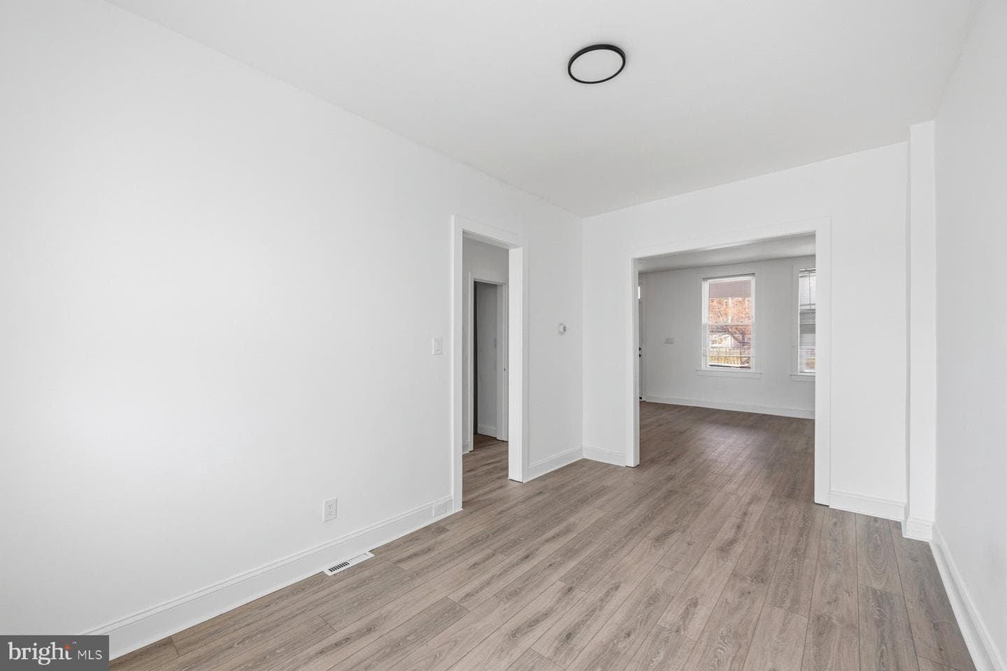 759 Linnard Street photo 9