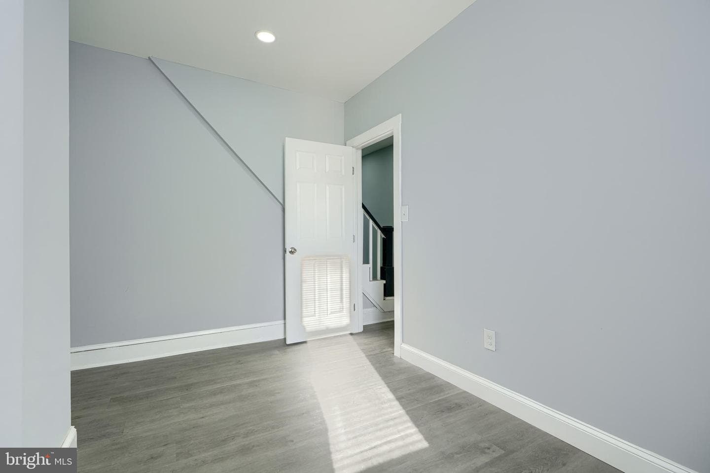 304 S Franklintown Road photo 8