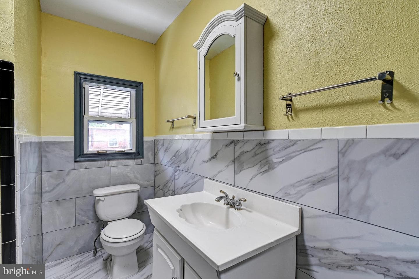 3735 Saint Victor St photo 8