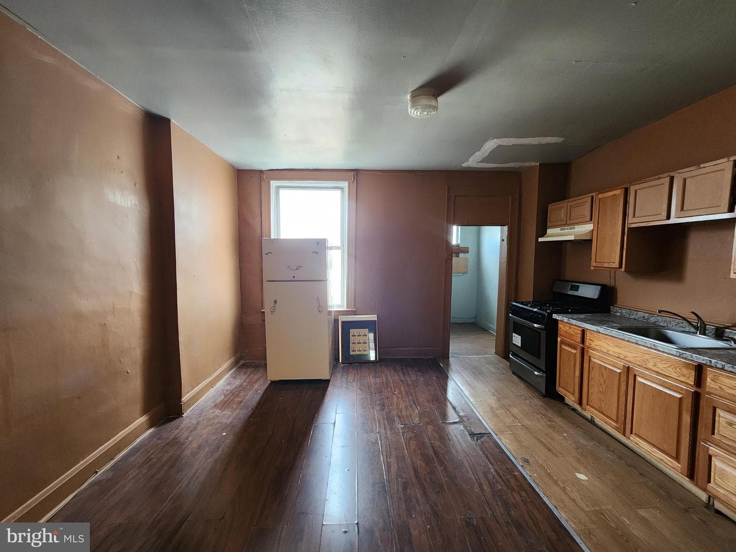 3532 Esther Place photo 9