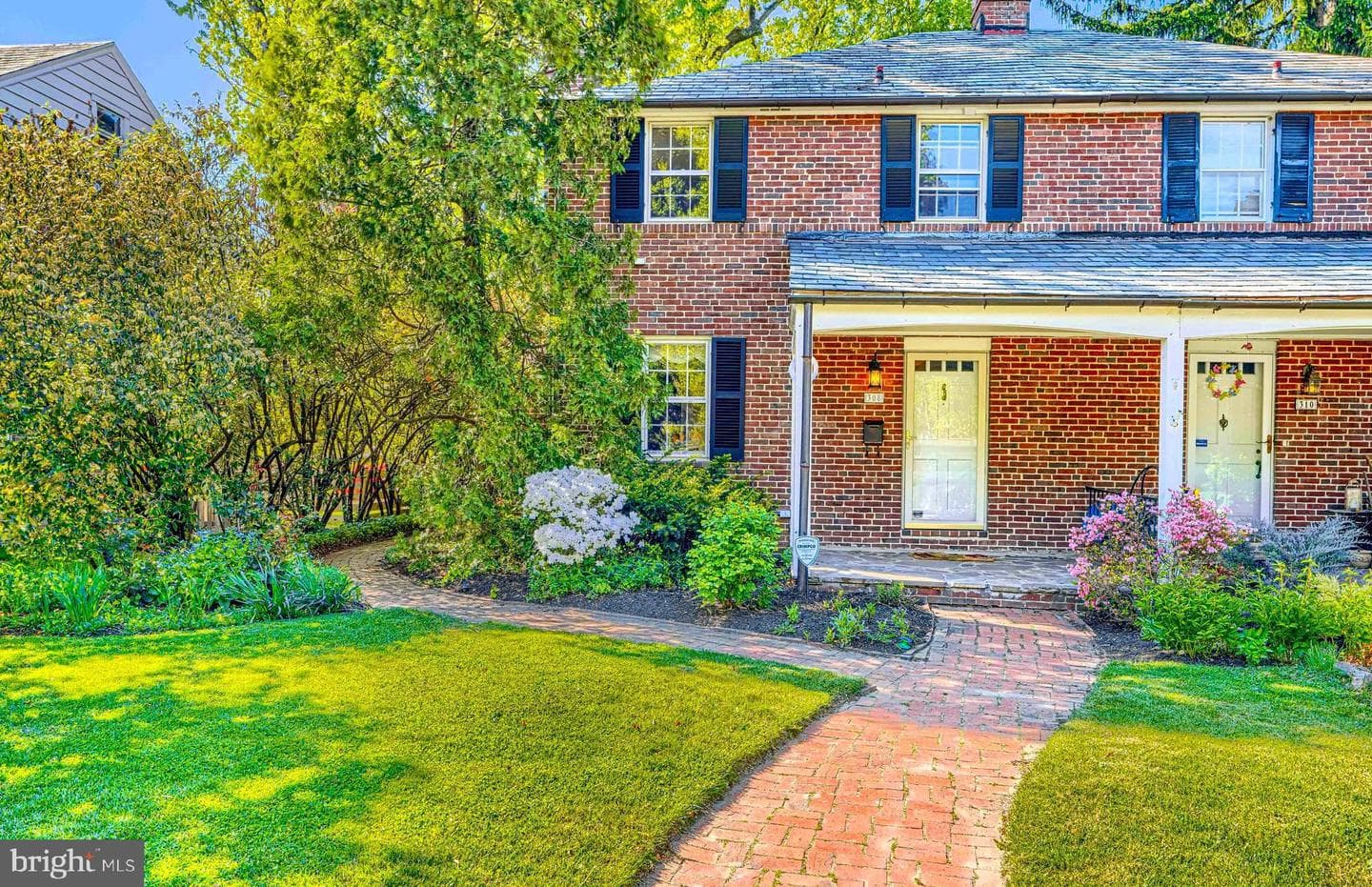 308 Woodbourne Avenue photo 2