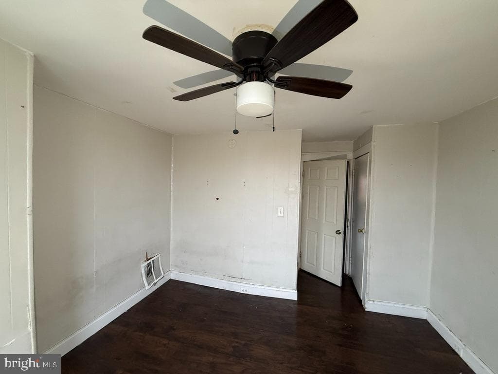 819 N Curley Street N photo 9