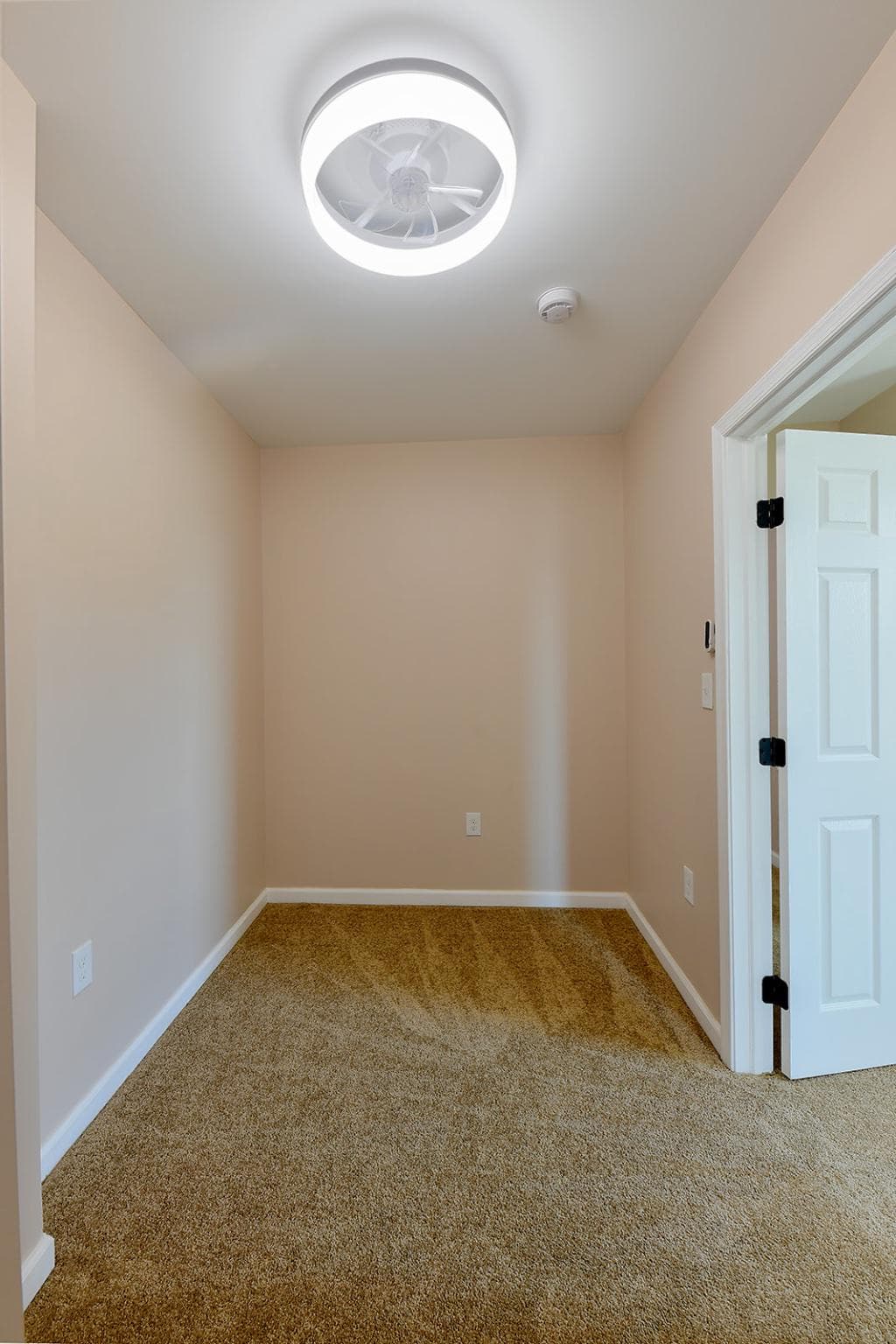 1001 Iris Avenue N photo 21