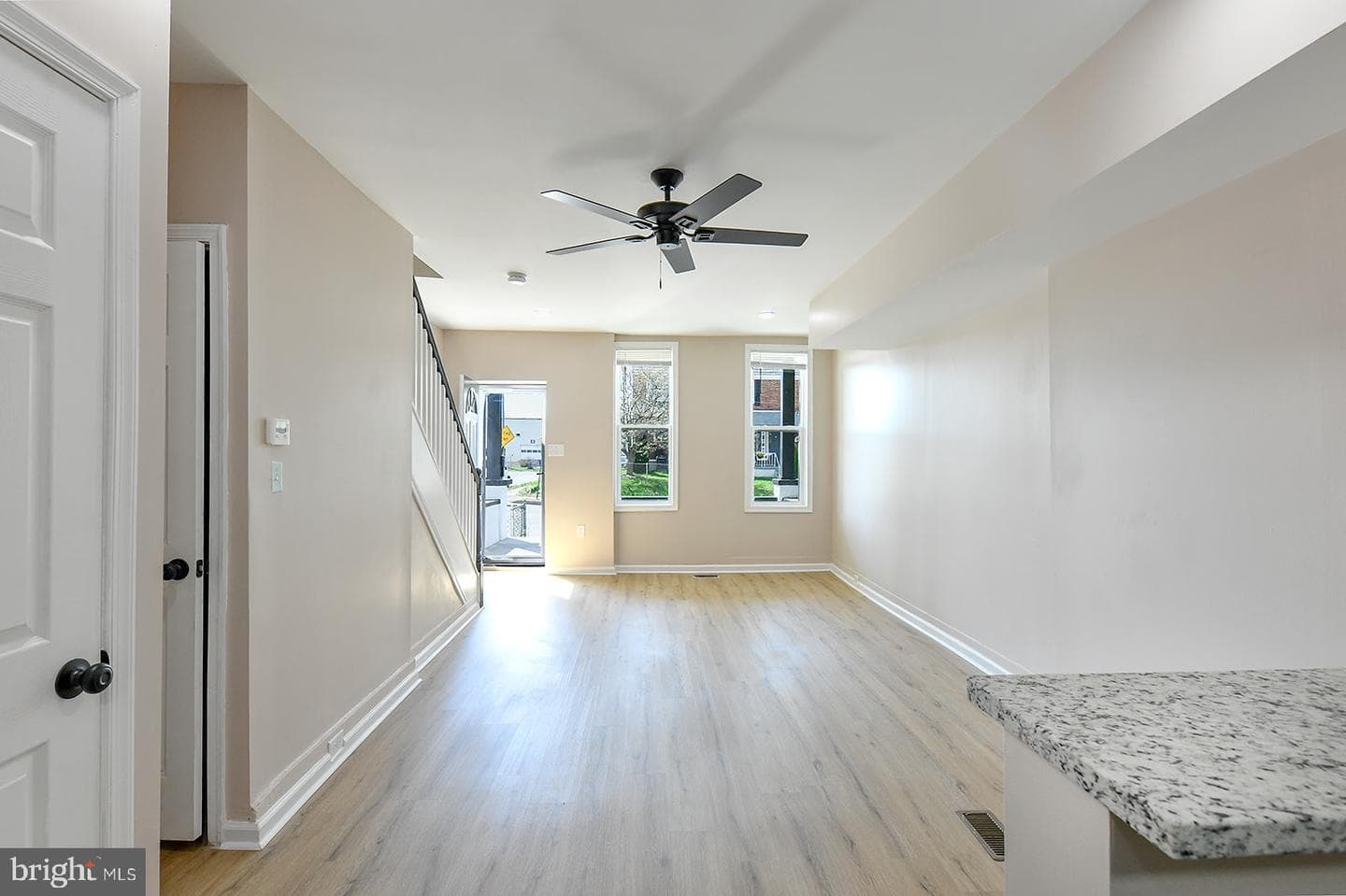 1001 Iris Avenue N photo 5