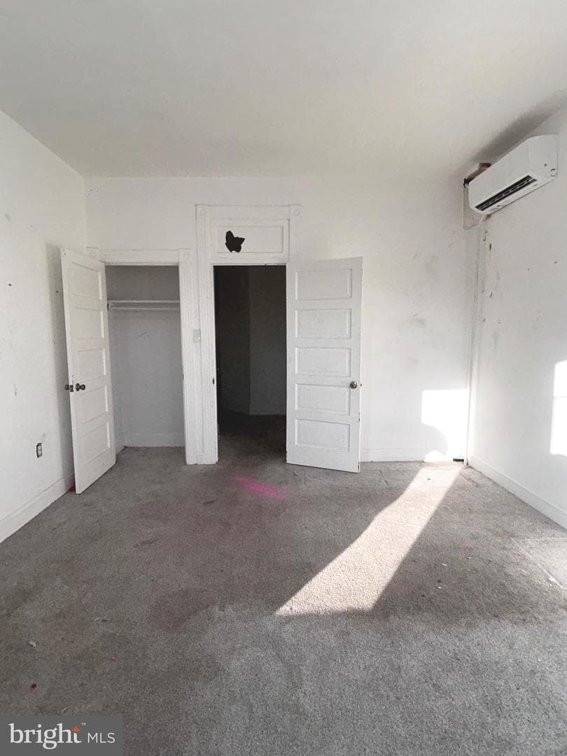 2729 Parkwood Avenue photo 8