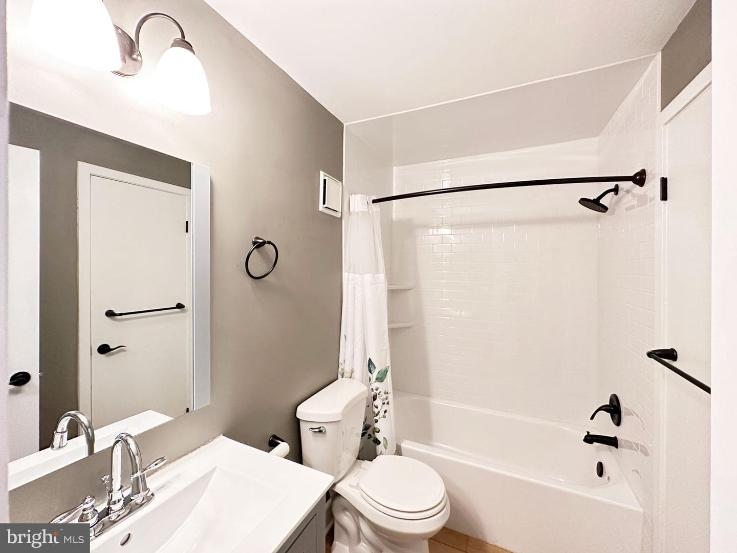 138 W Barre Street #r 31 photo 22
