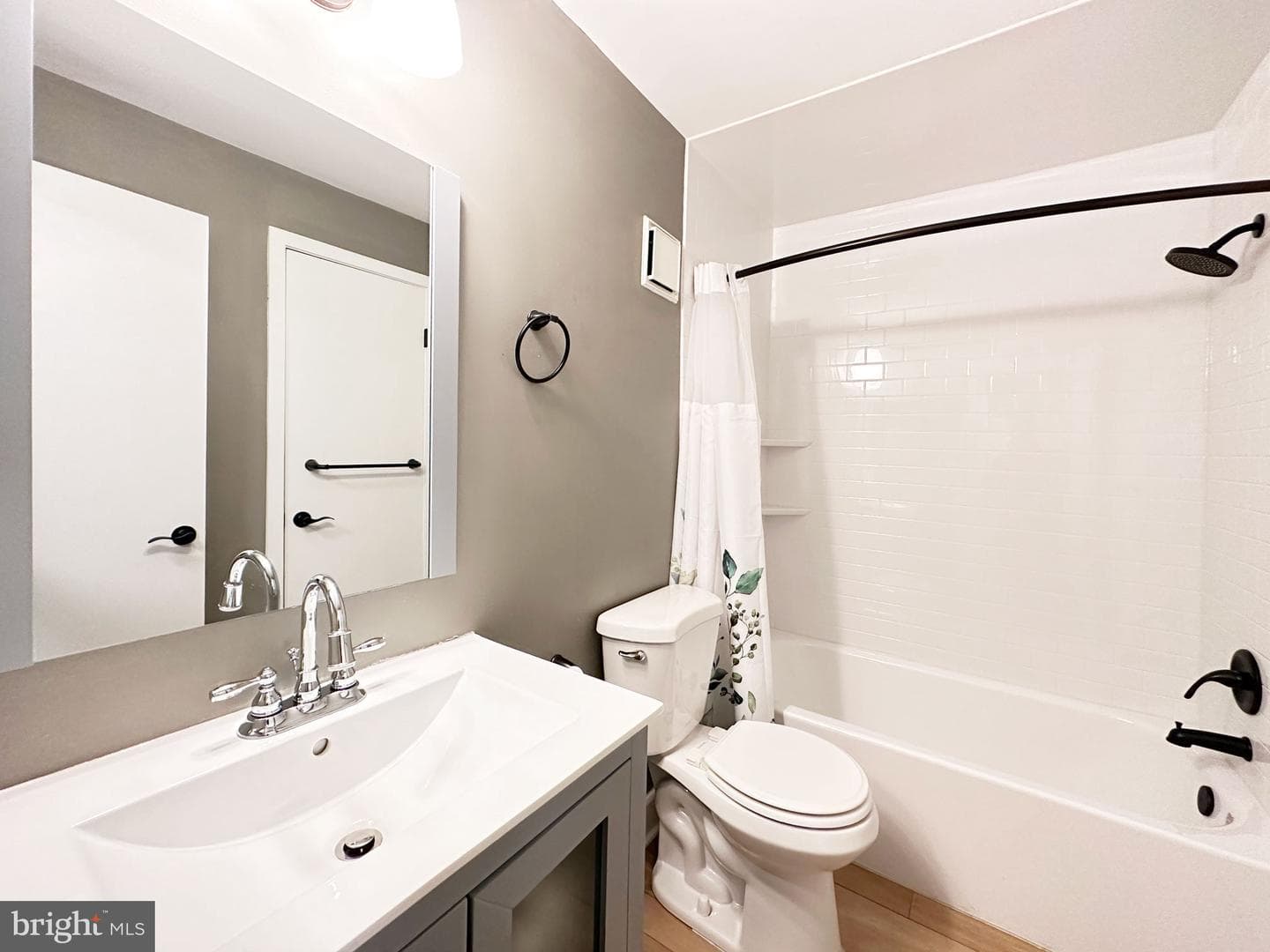 138 W Barre Street #r 31 photo 24