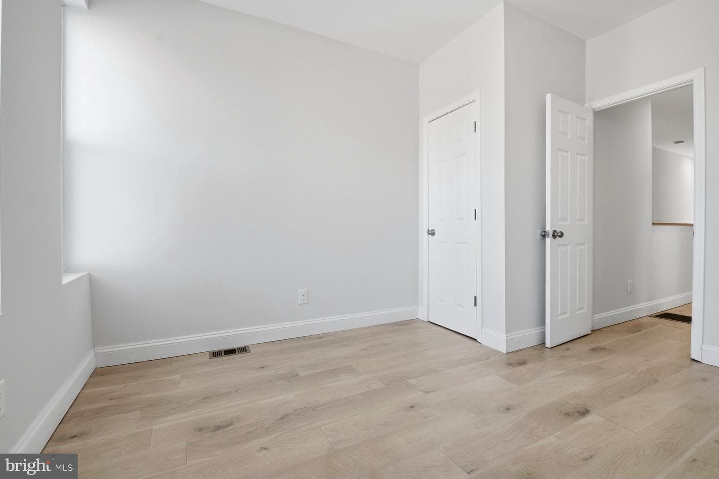 1229 W Saratoga Street photo 13