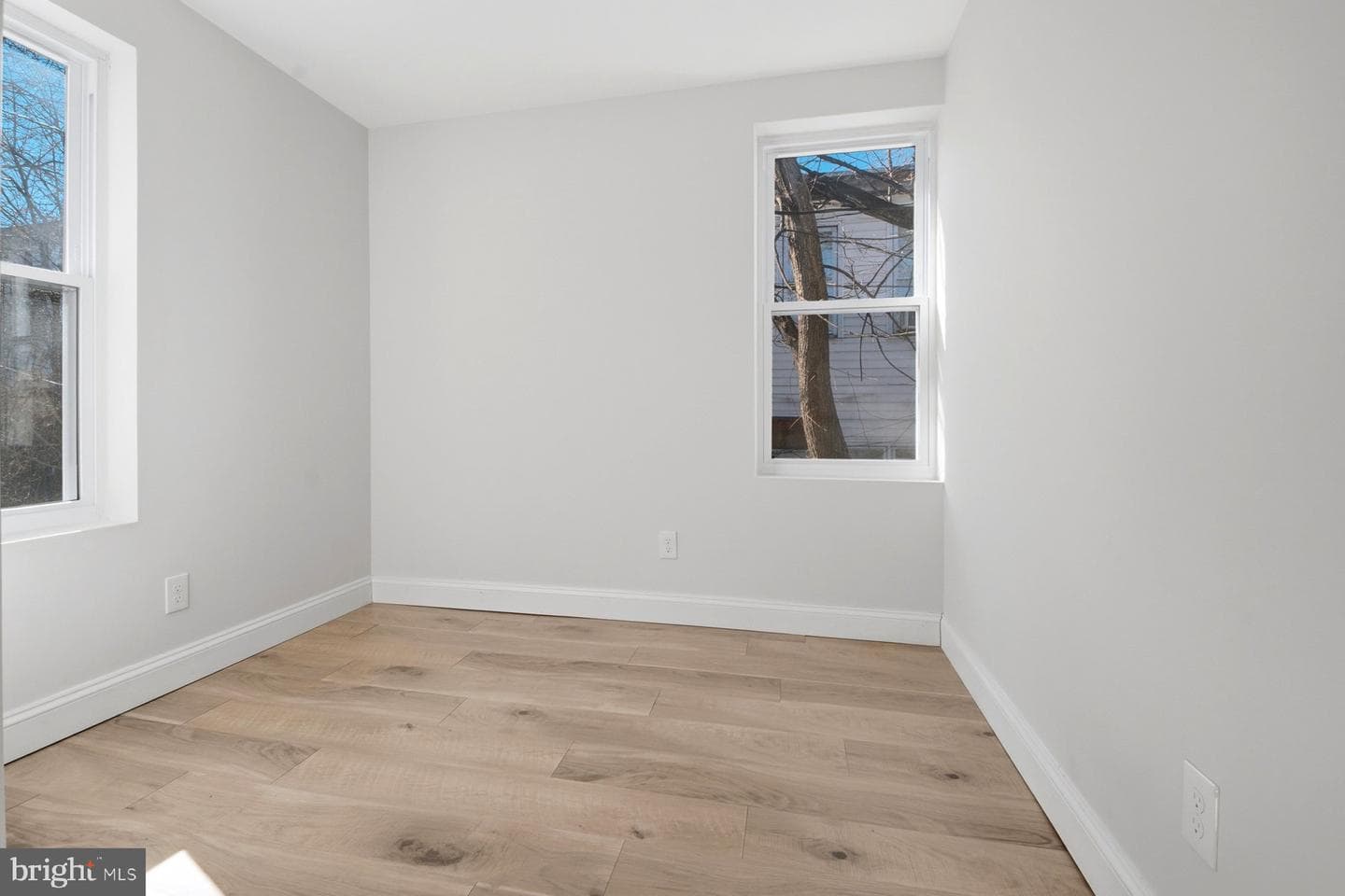 1229 W Saratoga Street photo 16