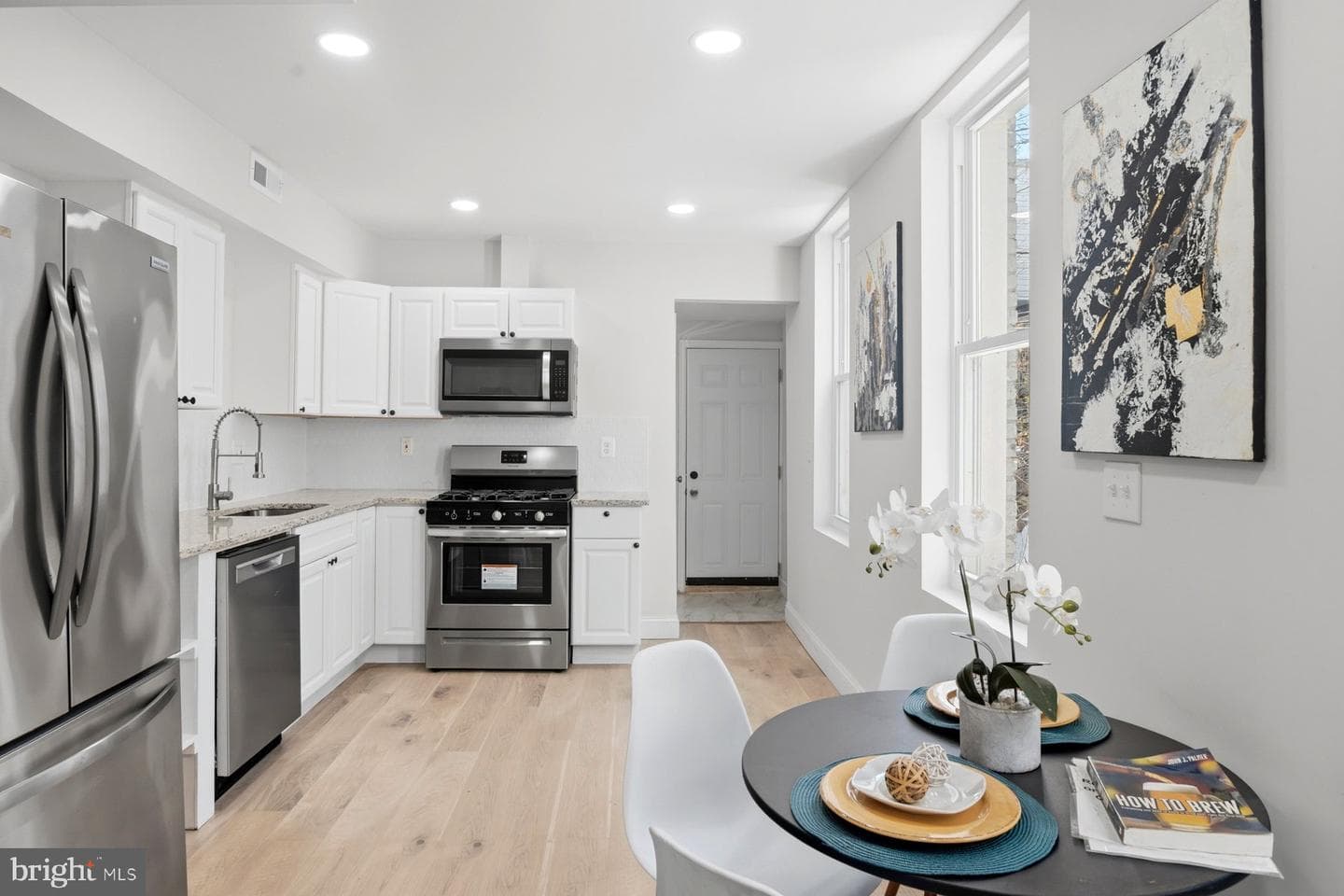 1229 W Saratoga Street photo 6