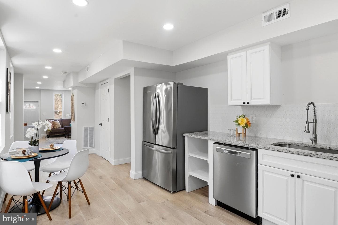 1229 W Saratoga Street photo 9