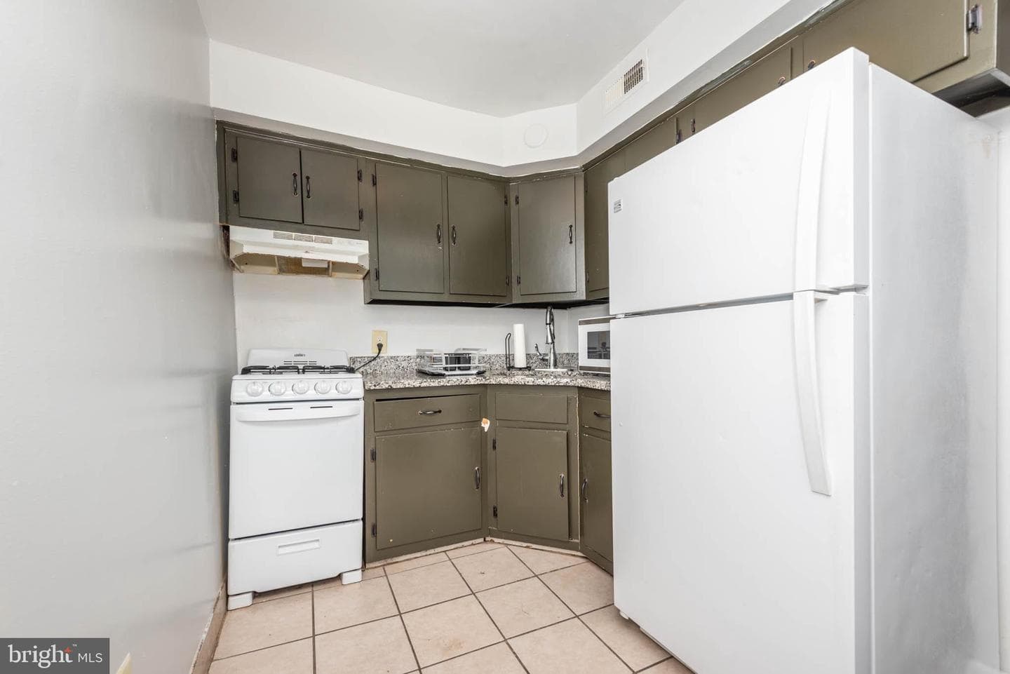 1911 W Baltimore Street photo 17