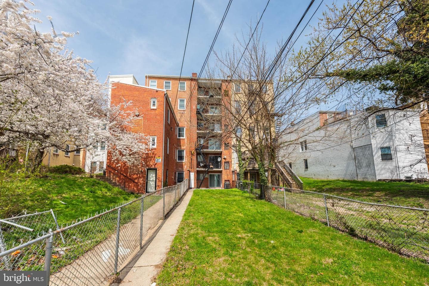 1911 W Baltimore Street photo 27