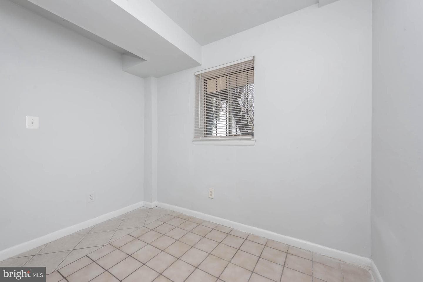 1911 W Baltimore Street photo 9