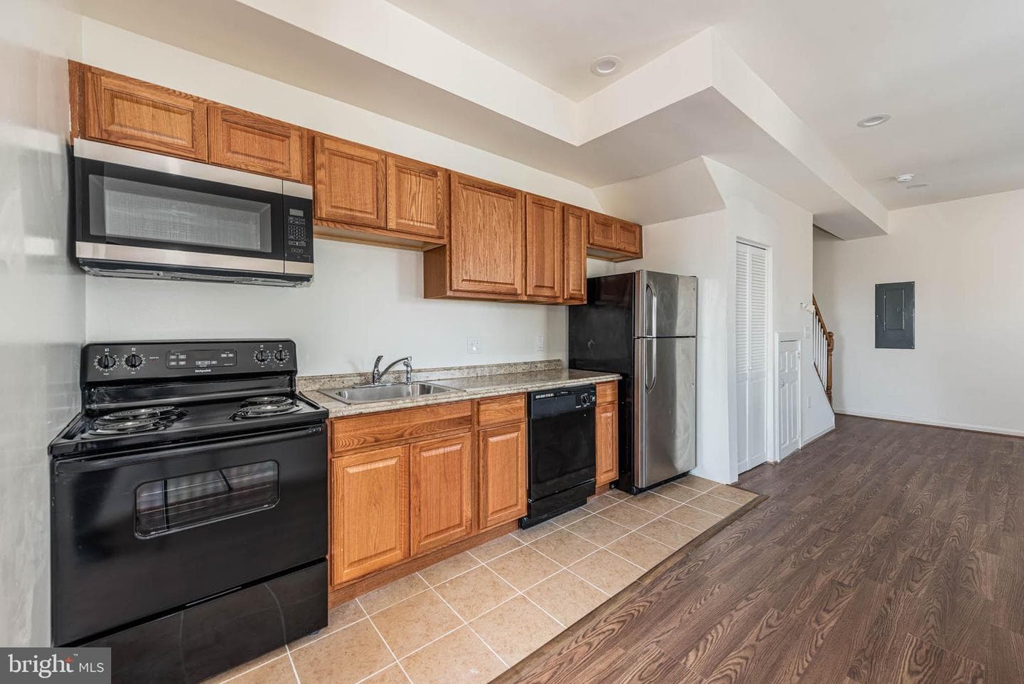 1640 N Broadway photo 13