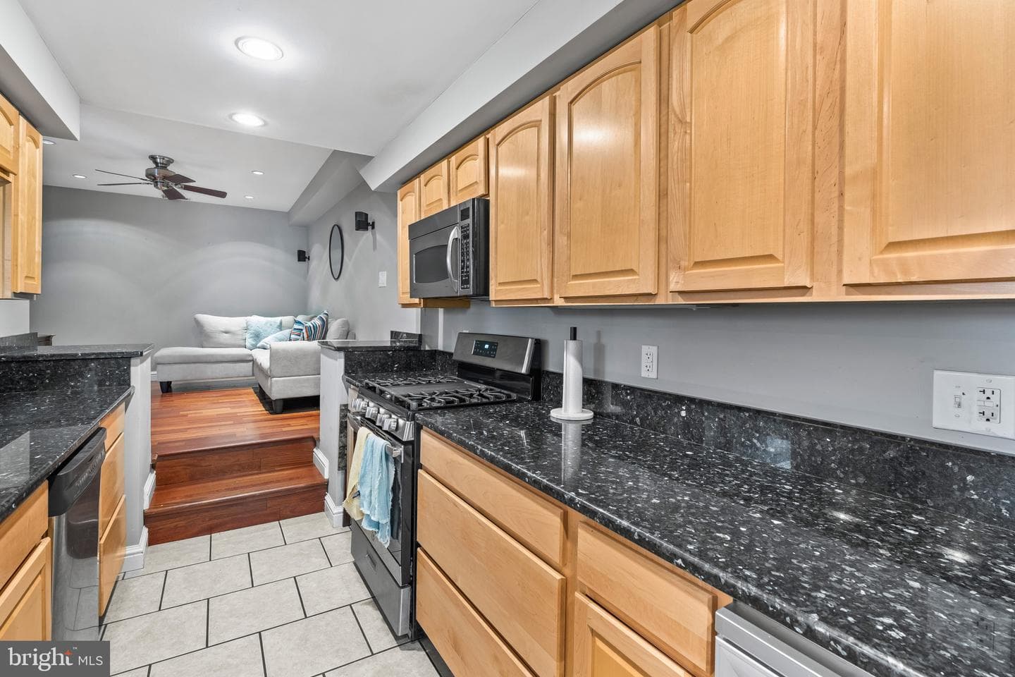 2226 Essex Street photo 11