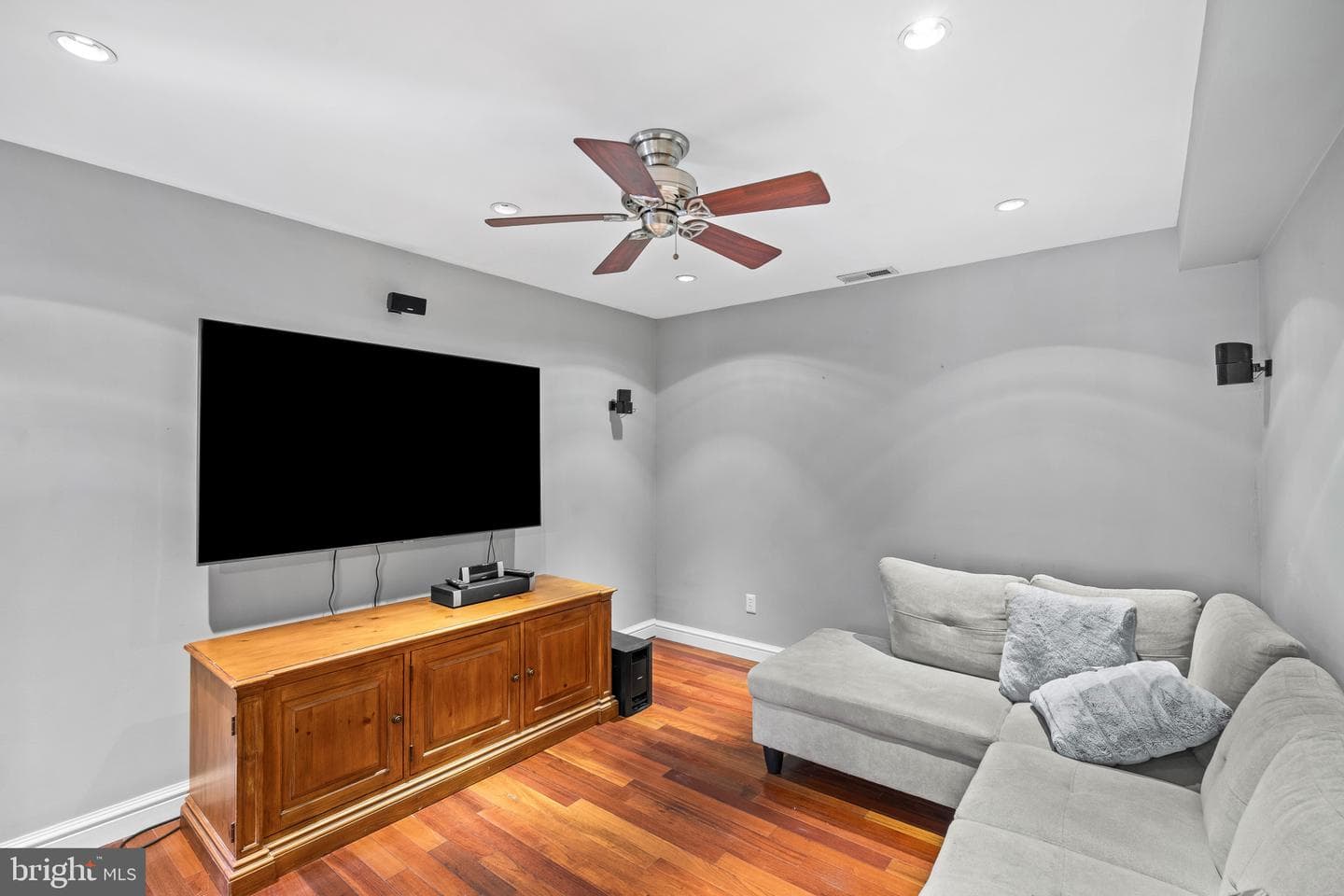 2226 Essex Street photo 14