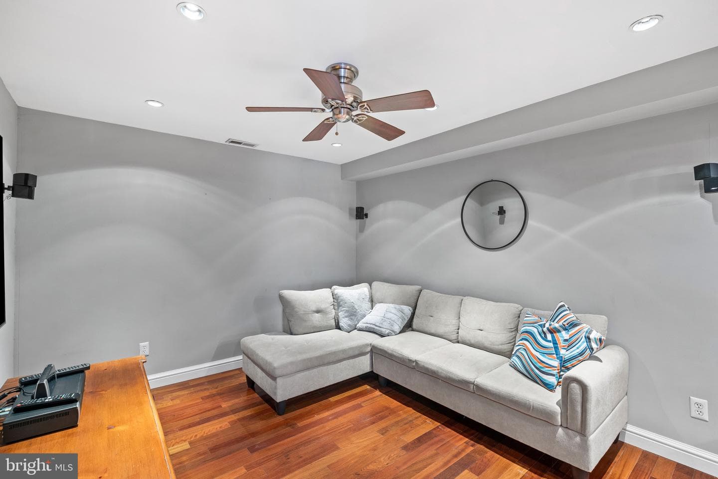 2226 Essex Street photo 16