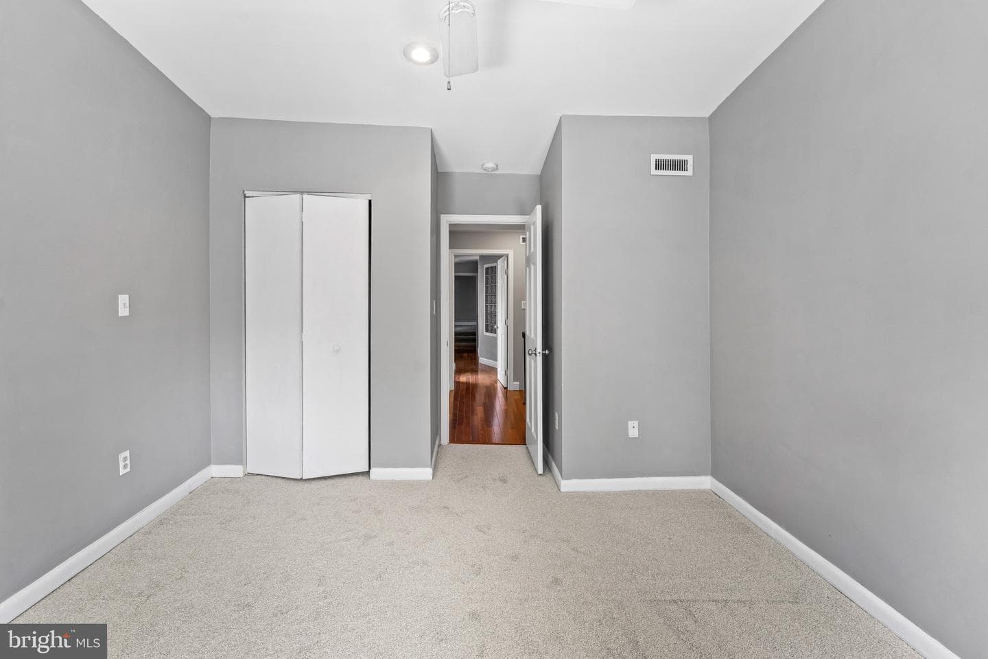 2226 Essex Street photo 23