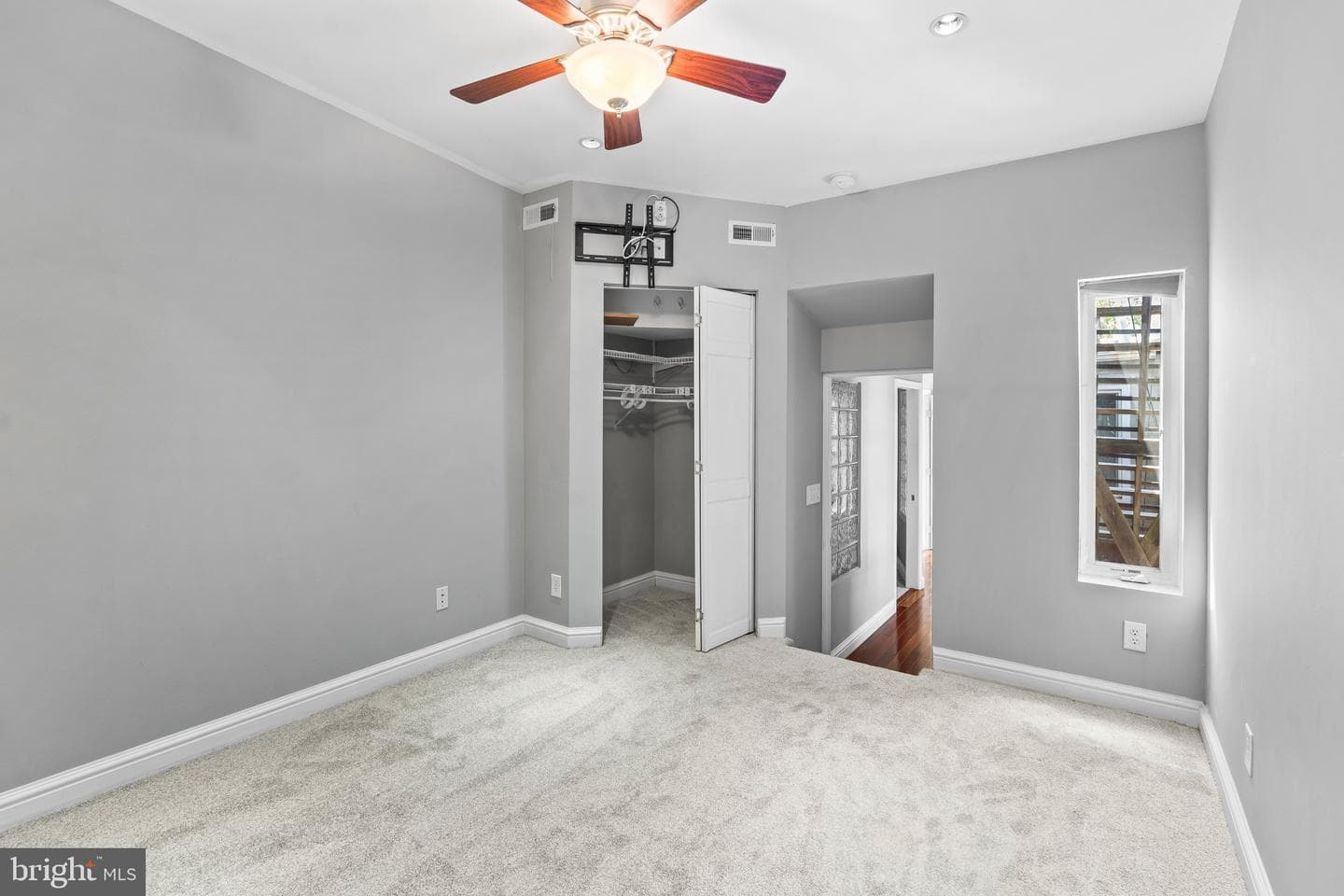 2226 Essex Street photo 29
