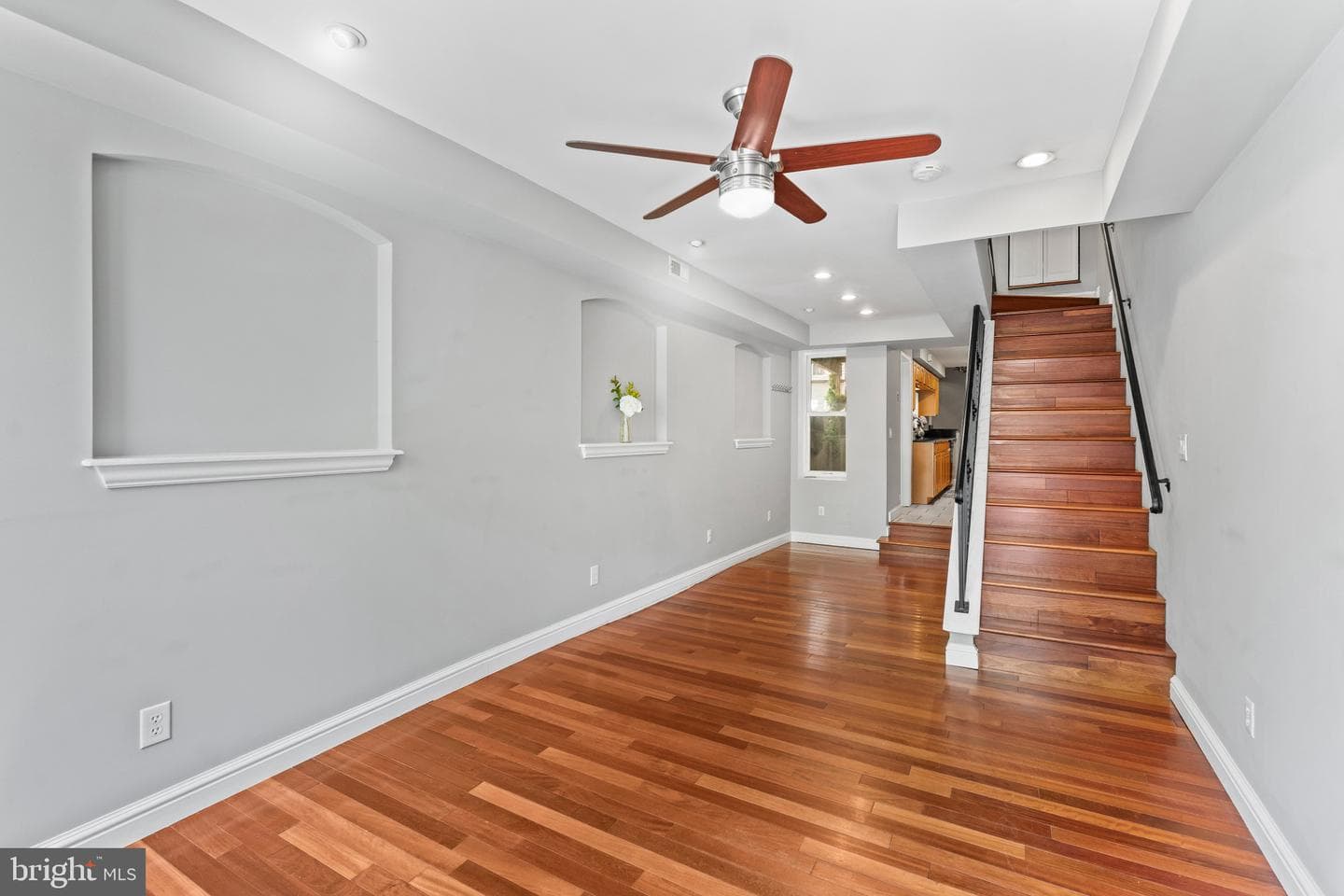 2226 Essex Street photo 5