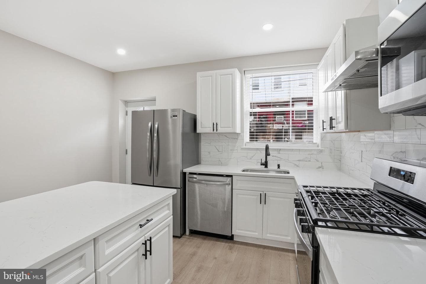 2710 Mura Street photo 10