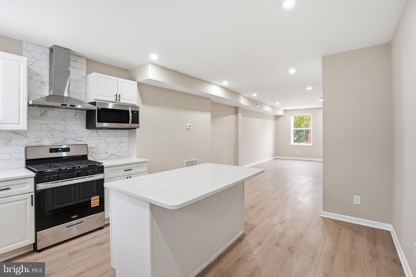 2710 Mura Street photo 12