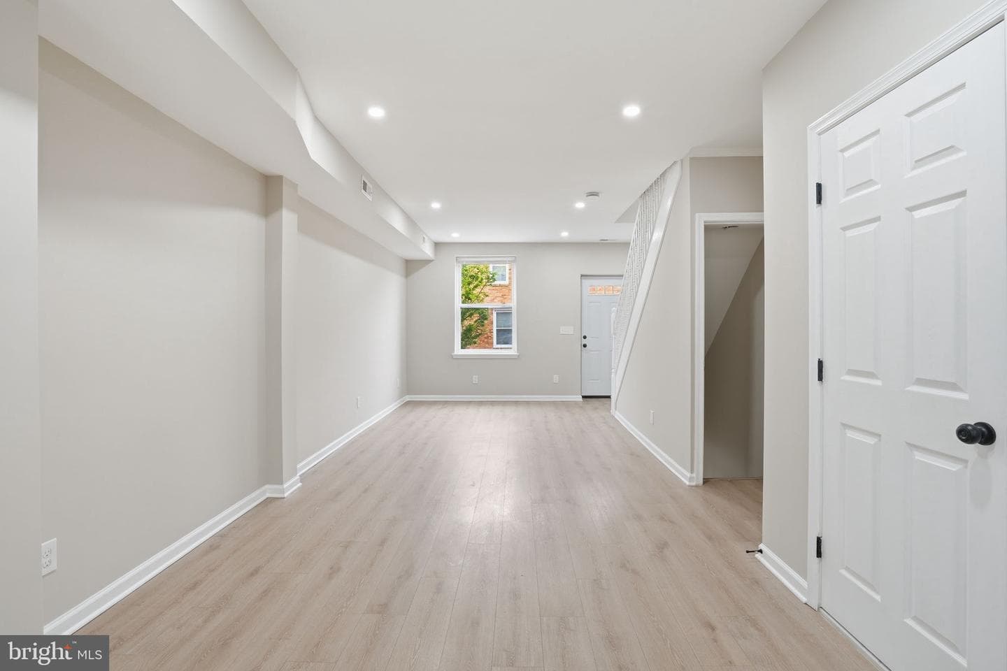 2710 Mura Street photo 5