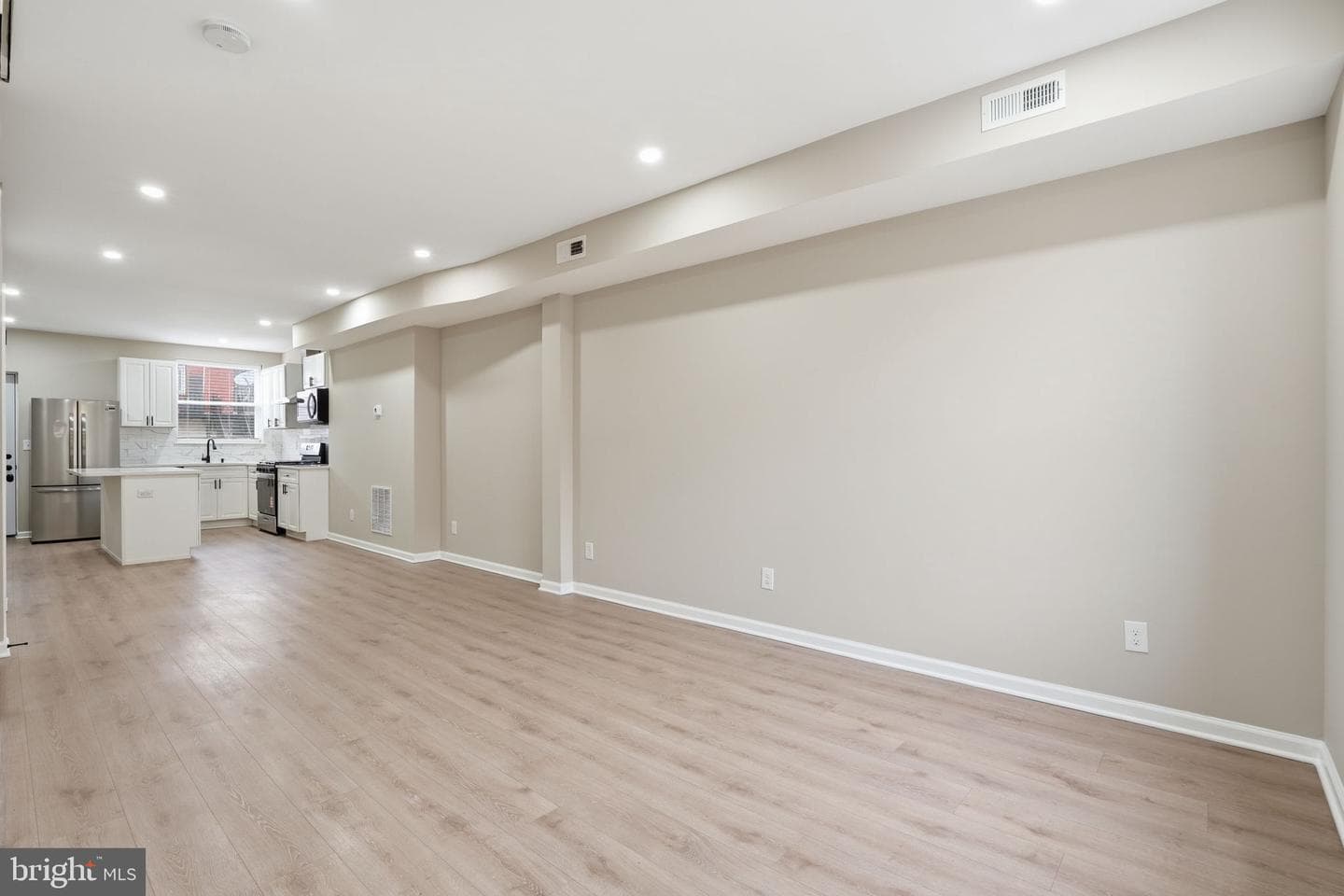 2710 Mura Street photo 6