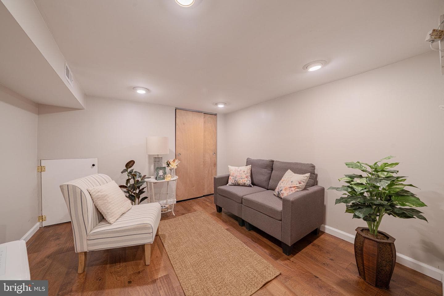1432 S Charles Street photo 24