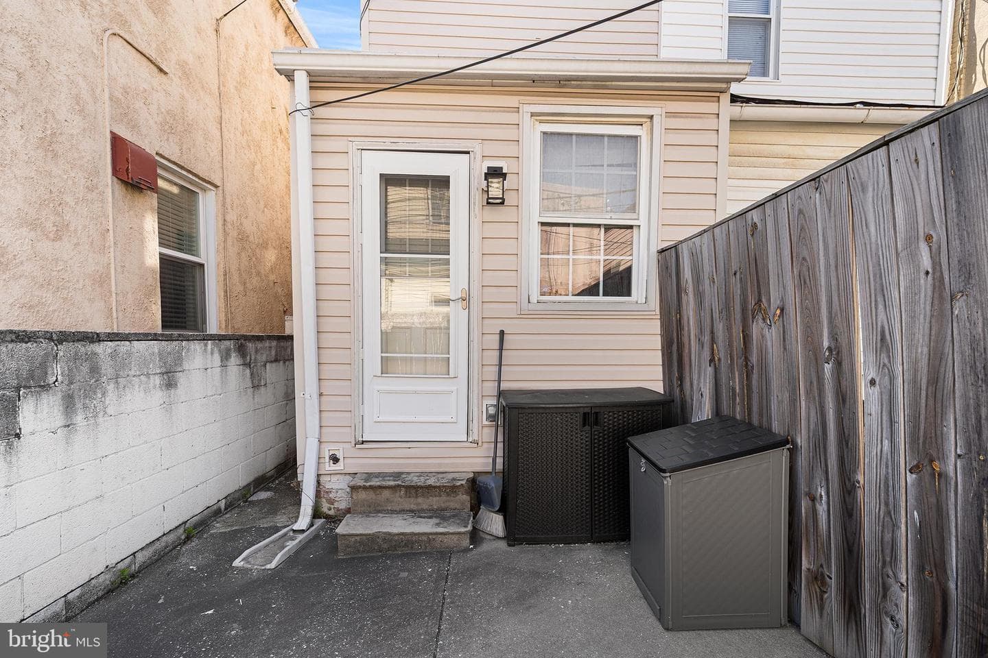 807 S Luzerne Avenue photo 17