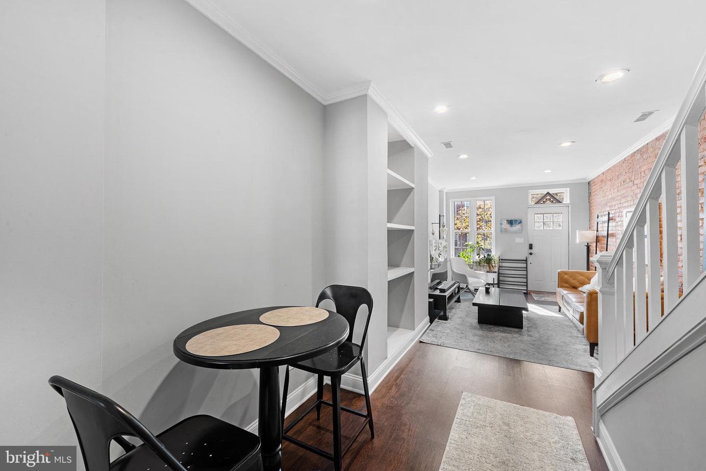 807 S Luzerne Avenue photo 3