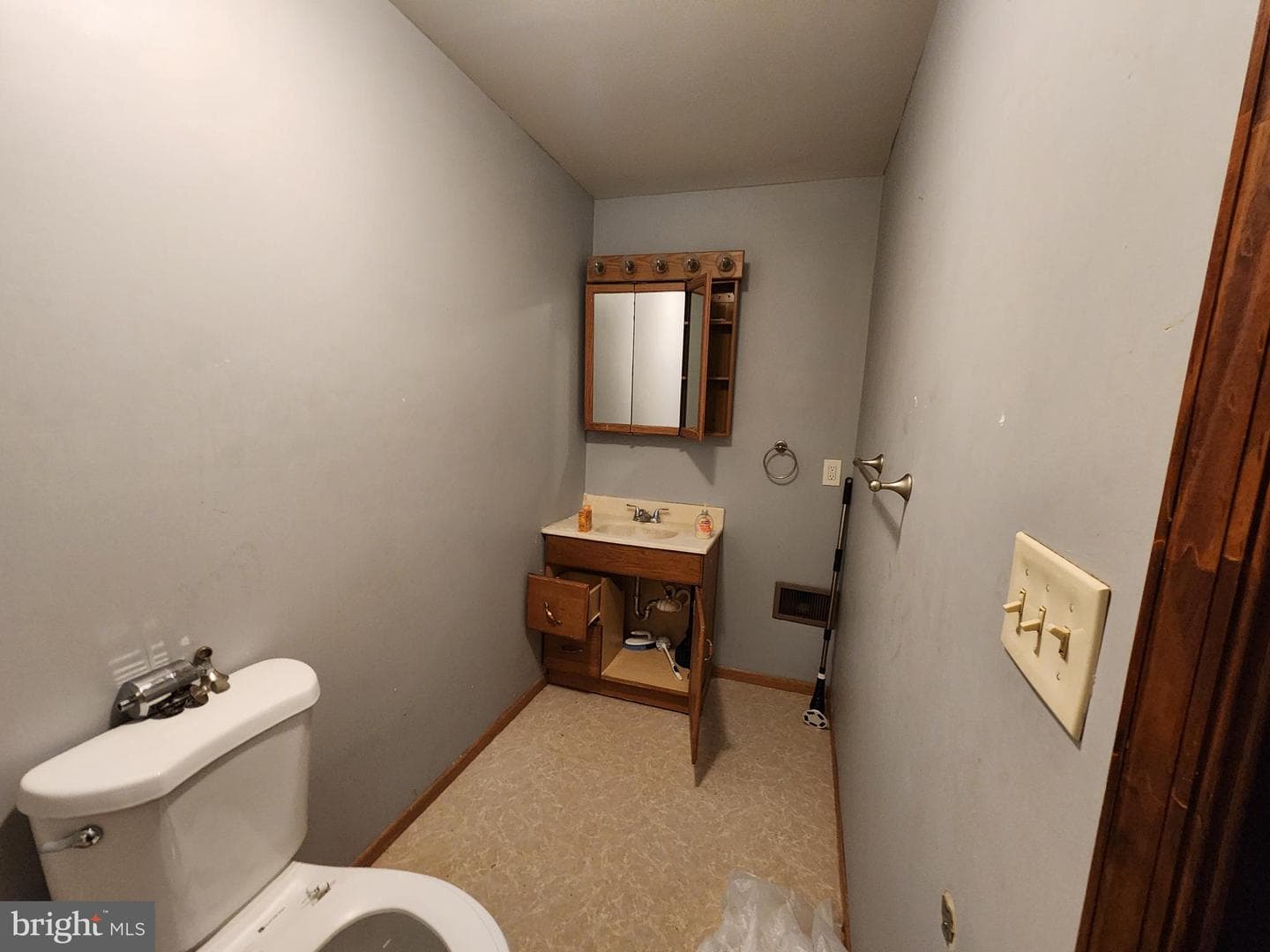 1182 Nanticoke St photo 19