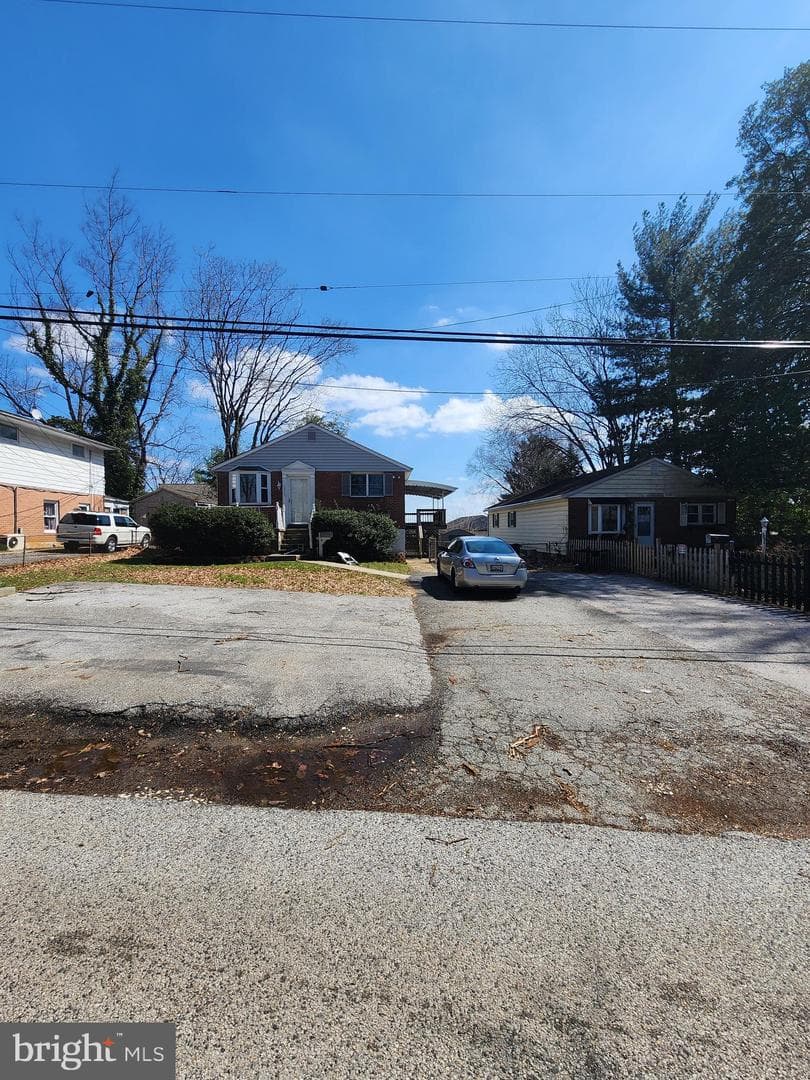 5923 Fairwood Avenue photo 10