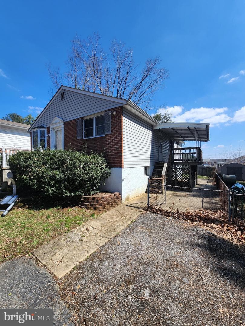 5923 Fairwood Avenue photo 12
