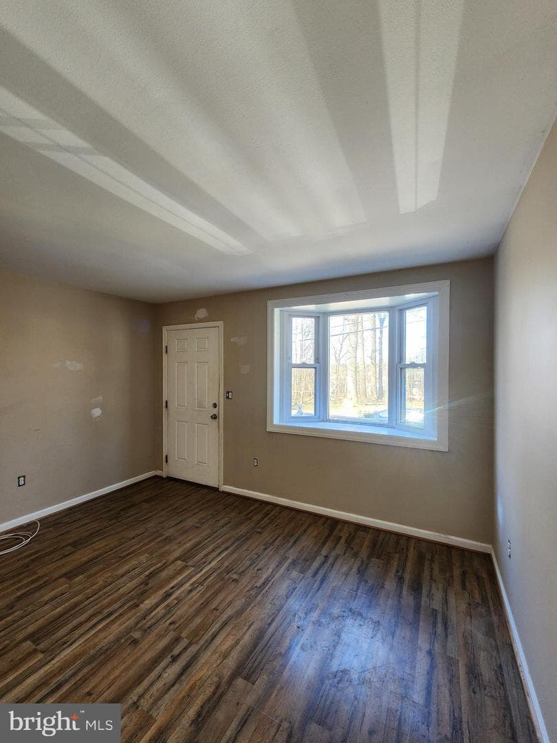 5923 Fairwood Avenue photo 17