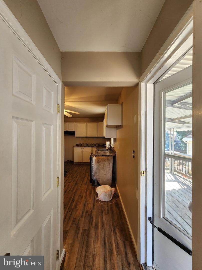 5923 Fairwood Avenue photo 20