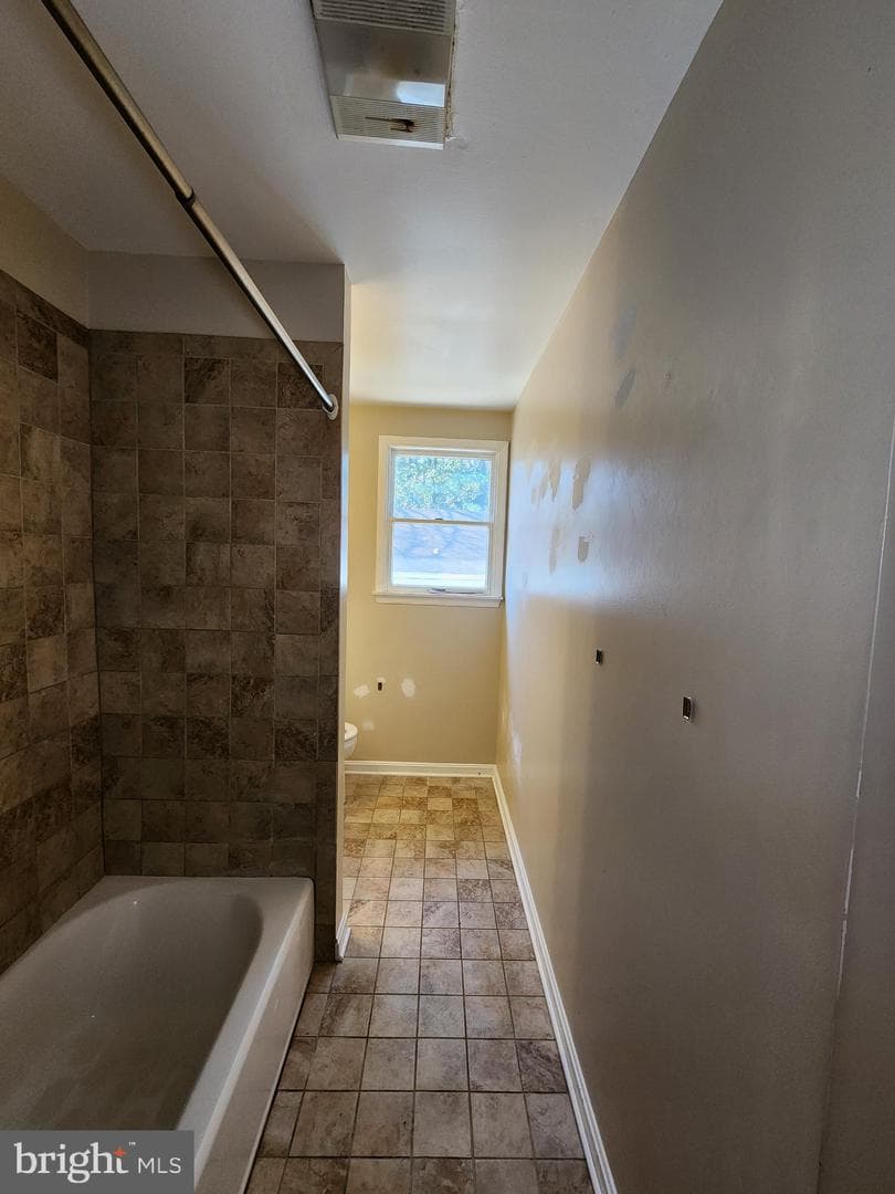 5923 Fairwood Avenue photo 31