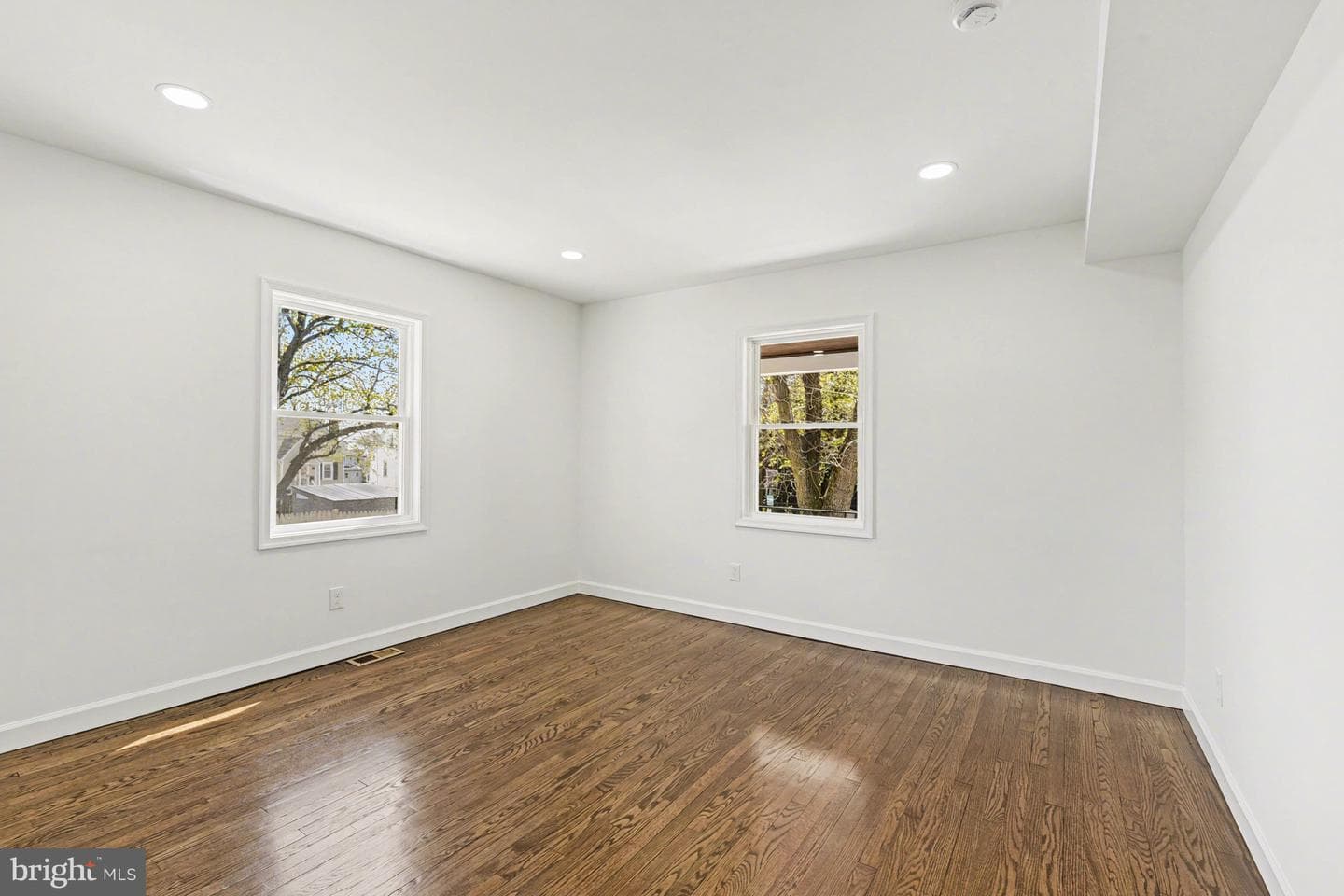 4716 Schley Avenue photo 14