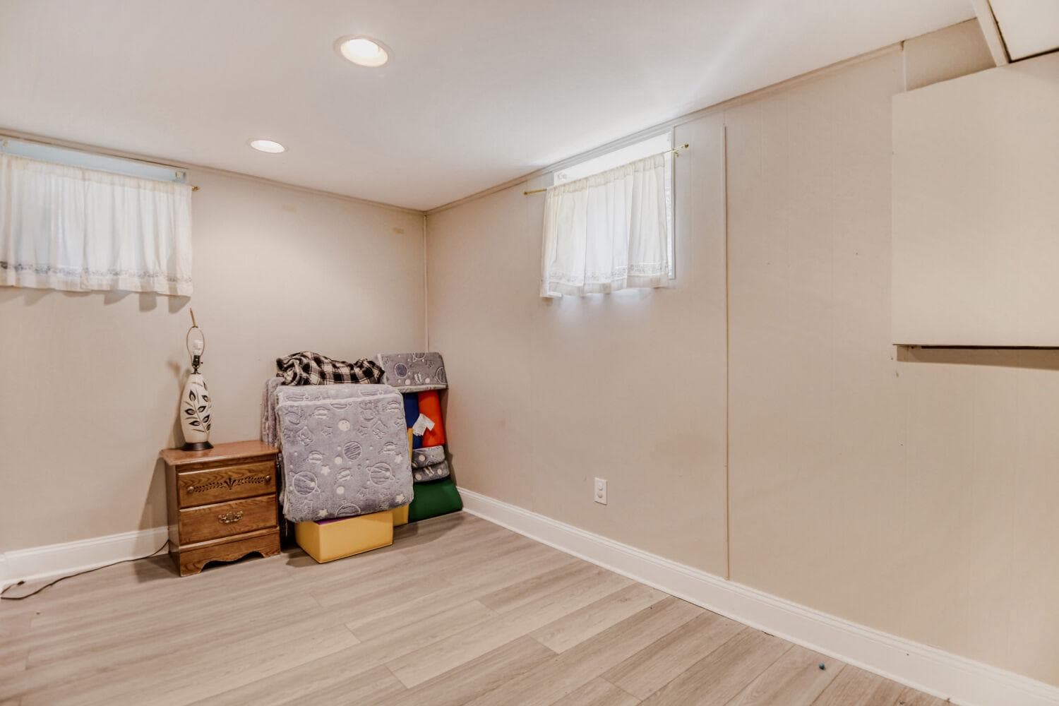 211 E Lake Avenue photo 23